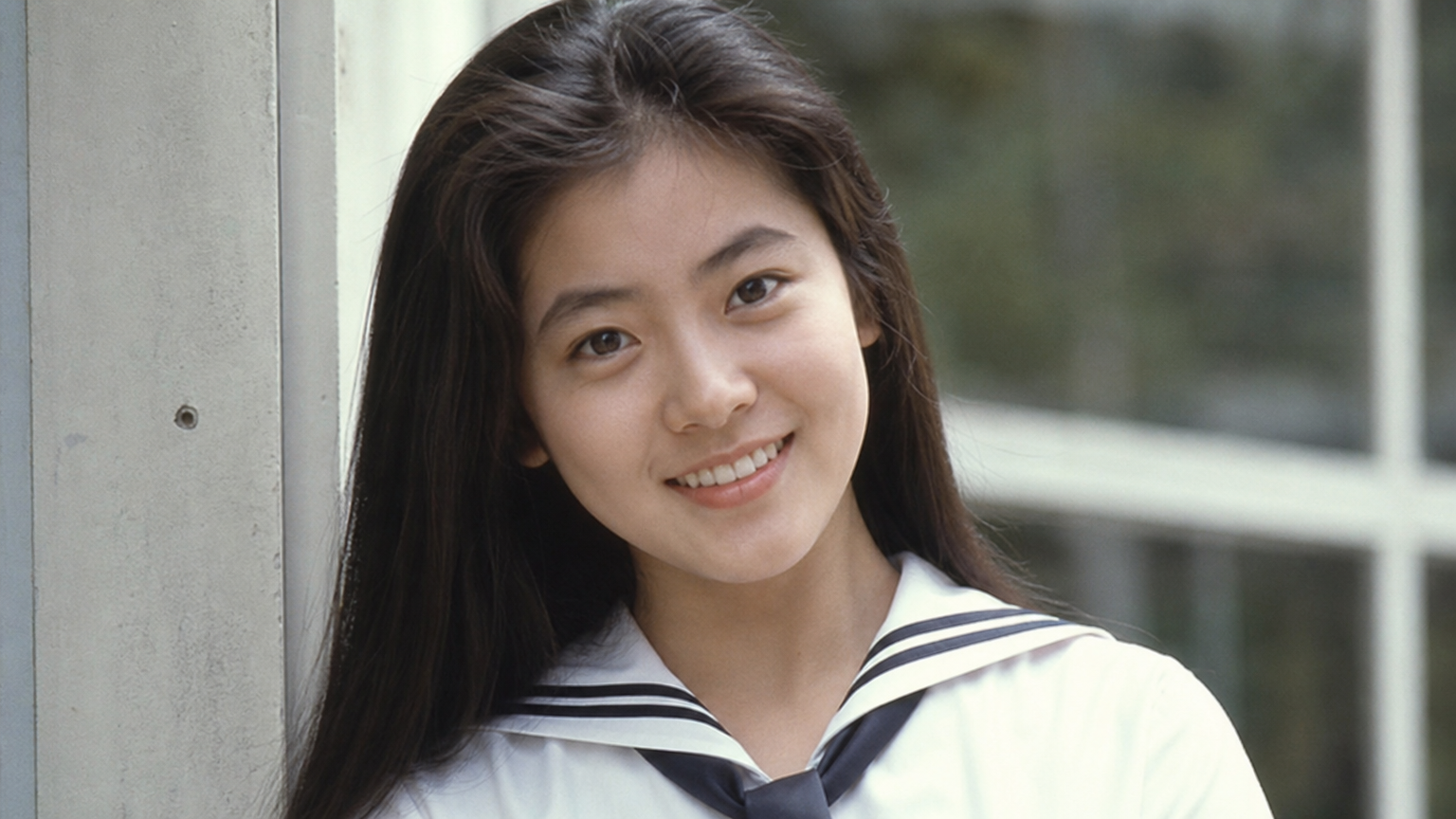 1980년대 긴 생머리로 청순한 이미지를 가진 젊은 여배우